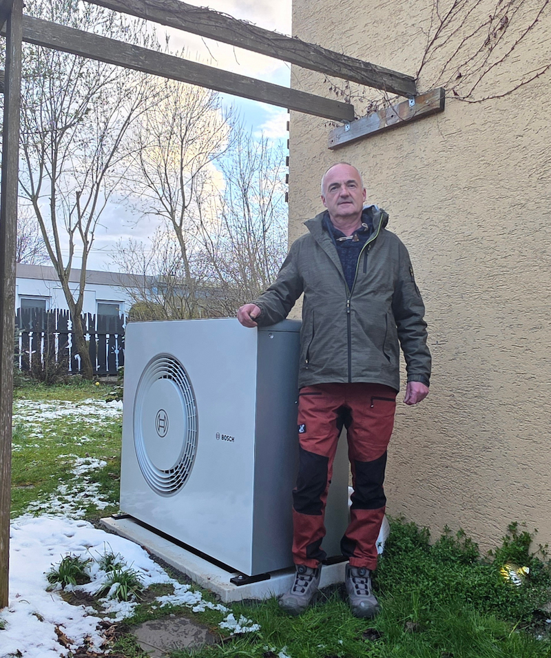 Enpal Kunde Stephan mit seiner Wärmepumpe